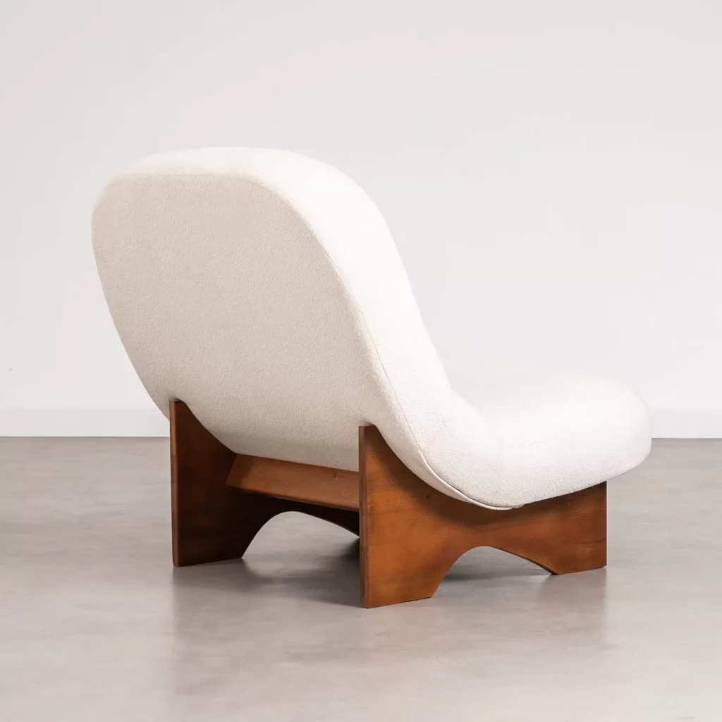modelo de uma poltrona magnólia moderna na cor branca 