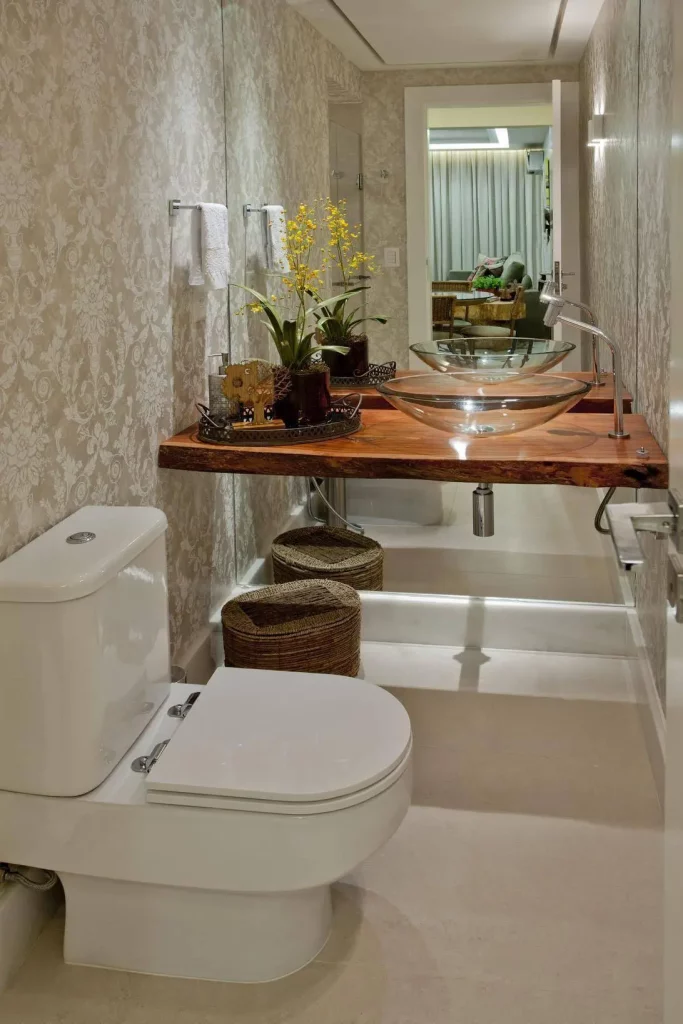 banheiro pequeno com decorações modernas