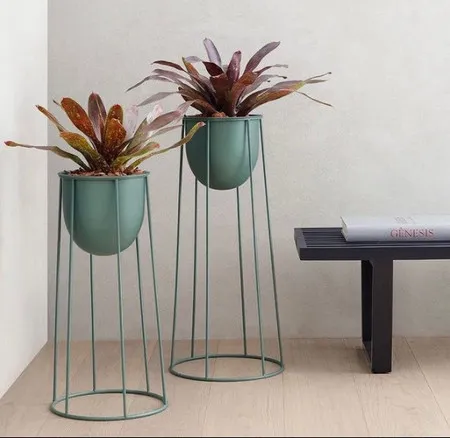 2 vasos grande de metal estilo cachepo para decoração 